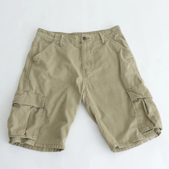 Levi's Tan White Tab Tag 100% Cotton Sku# Wpl 423 Cargo Shorts Size  33 - Picture 1 of 10